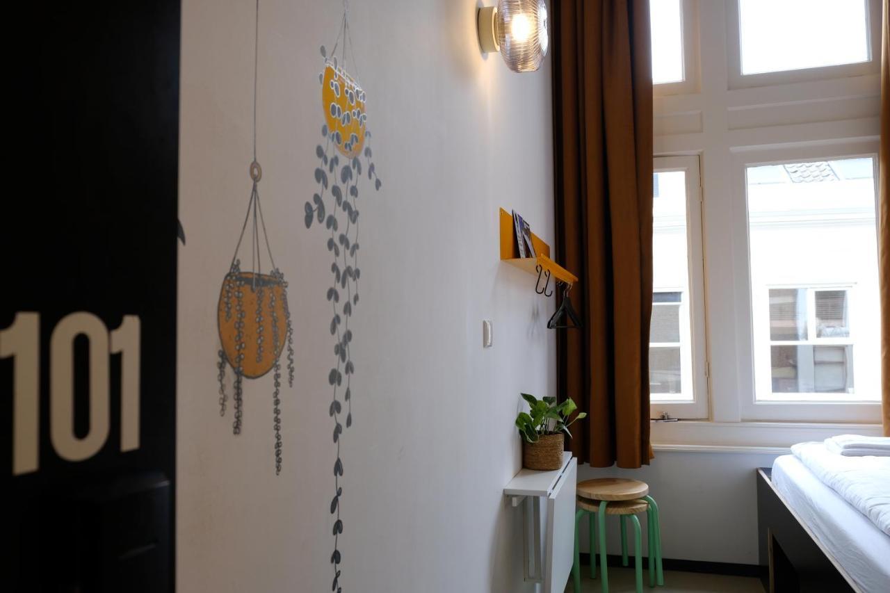 Hostel & Bar De Basis Zwolle  Dış mekan fotoğraf