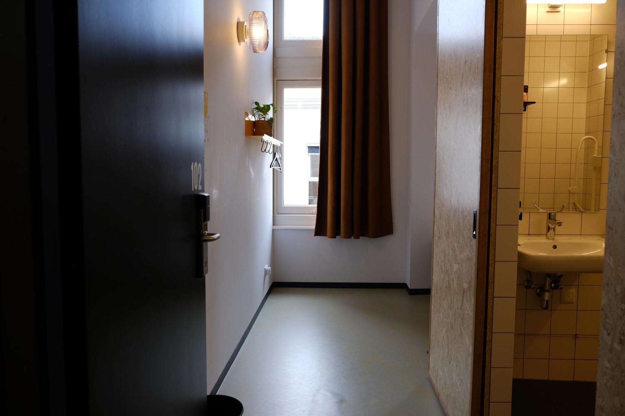 Hostel & Bar De Basis Zwolle  Dış mekan fotoğraf