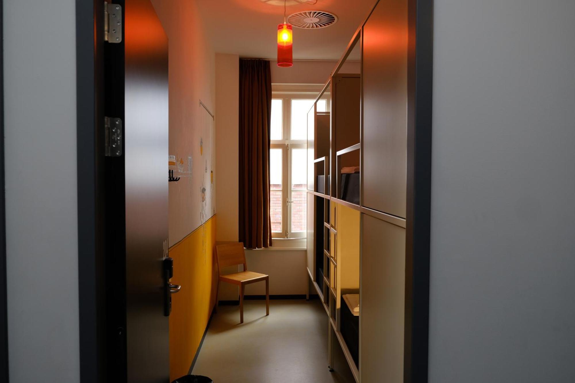 Hostel & Bar De Basis Zwolle  Dış mekan fotoğraf