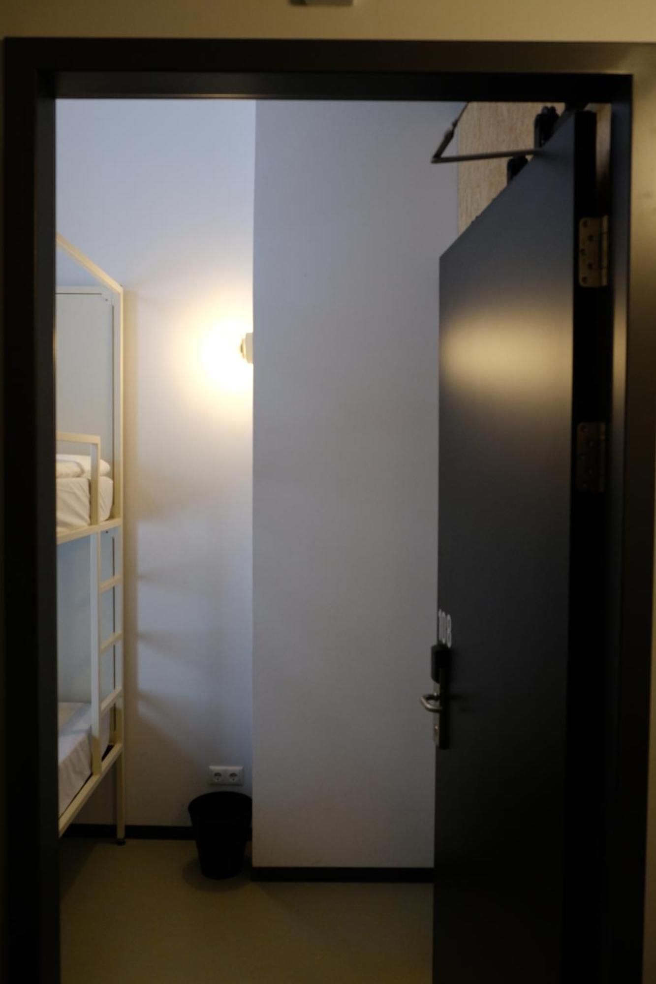 Hostel & Bar De Basis Zwolle  Dış mekan fotoğraf