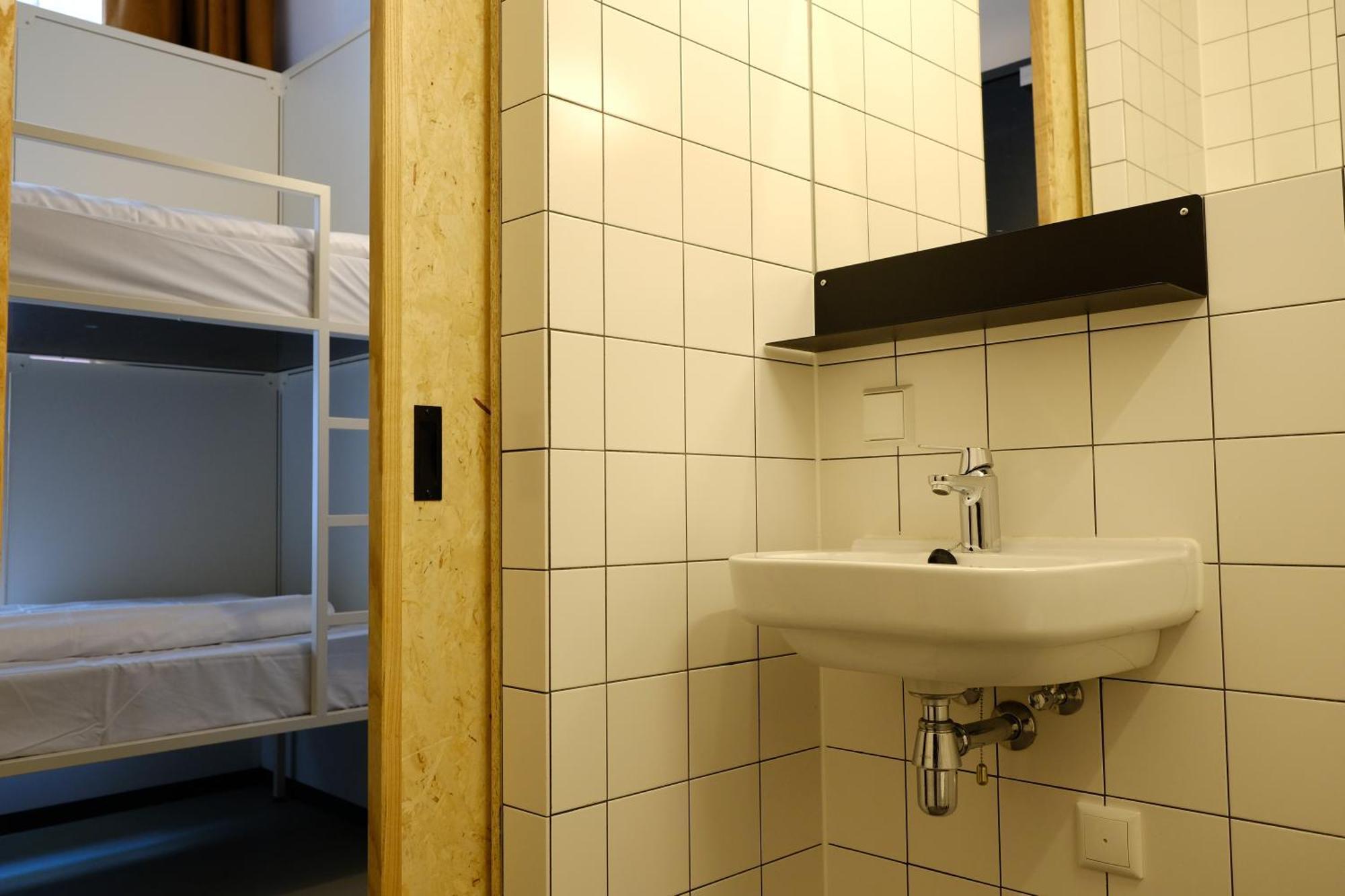 Hostel & Bar De Basis Zwolle  Dış mekan fotoğraf