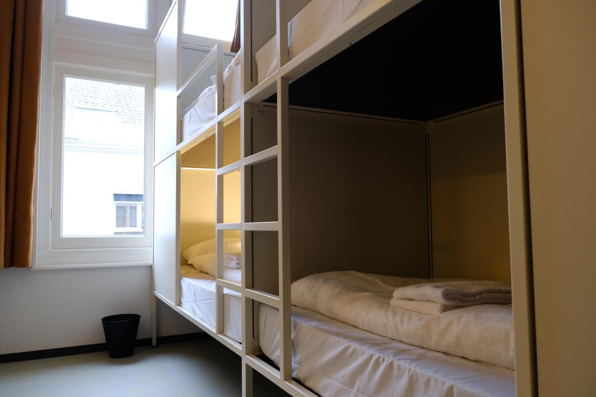 Hostel & Bar De Basis Zwolle  Dış mekan fotoğraf