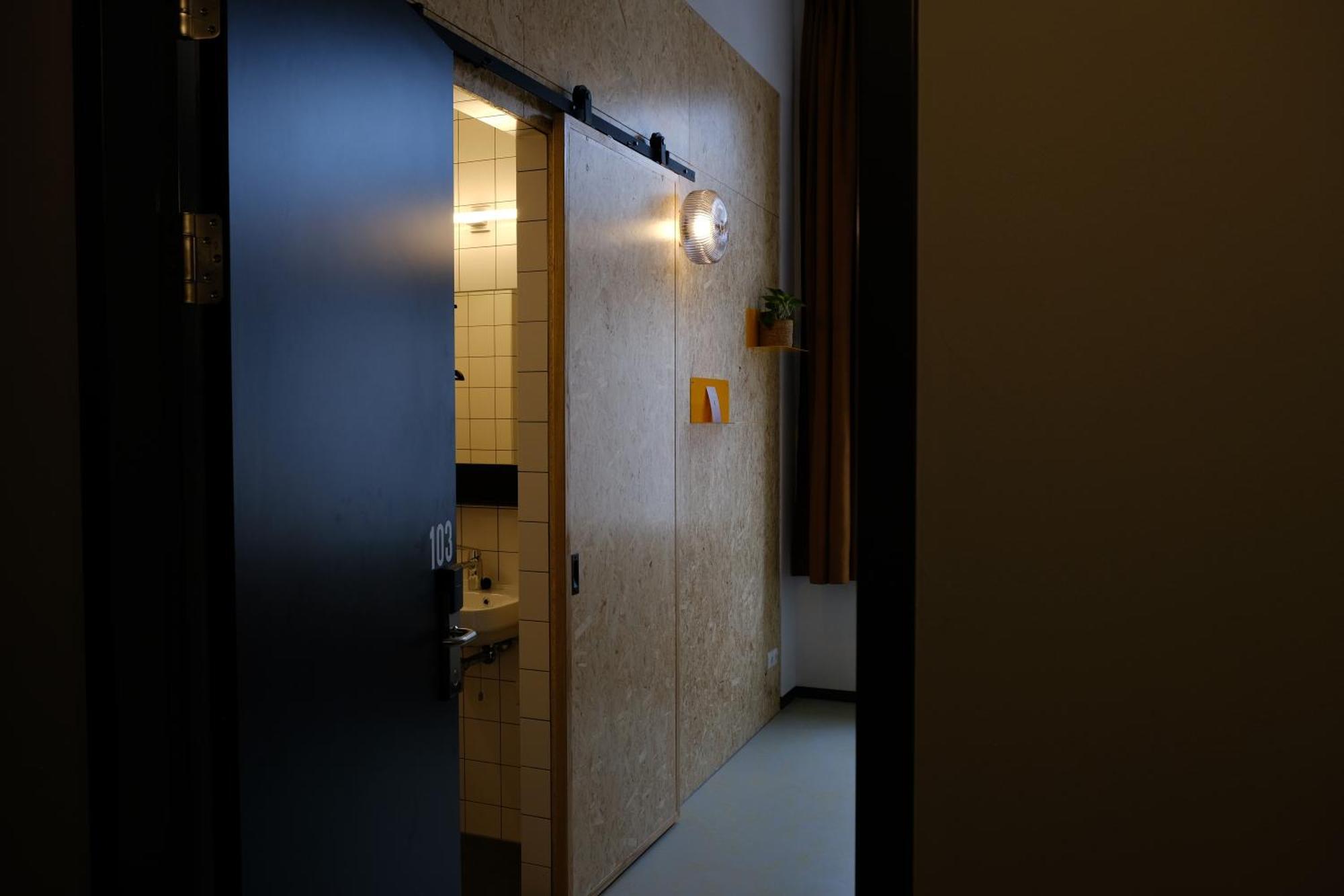 Hostel & Bar De Basis Zwolle  Dış mekan fotoğraf
