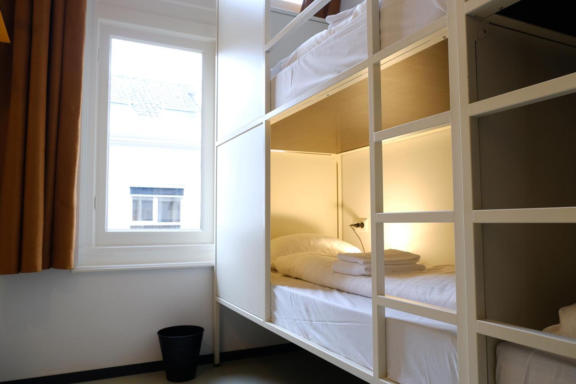 Hostel & Bar De Basis Zwolle  Dış mekan fotoğraf