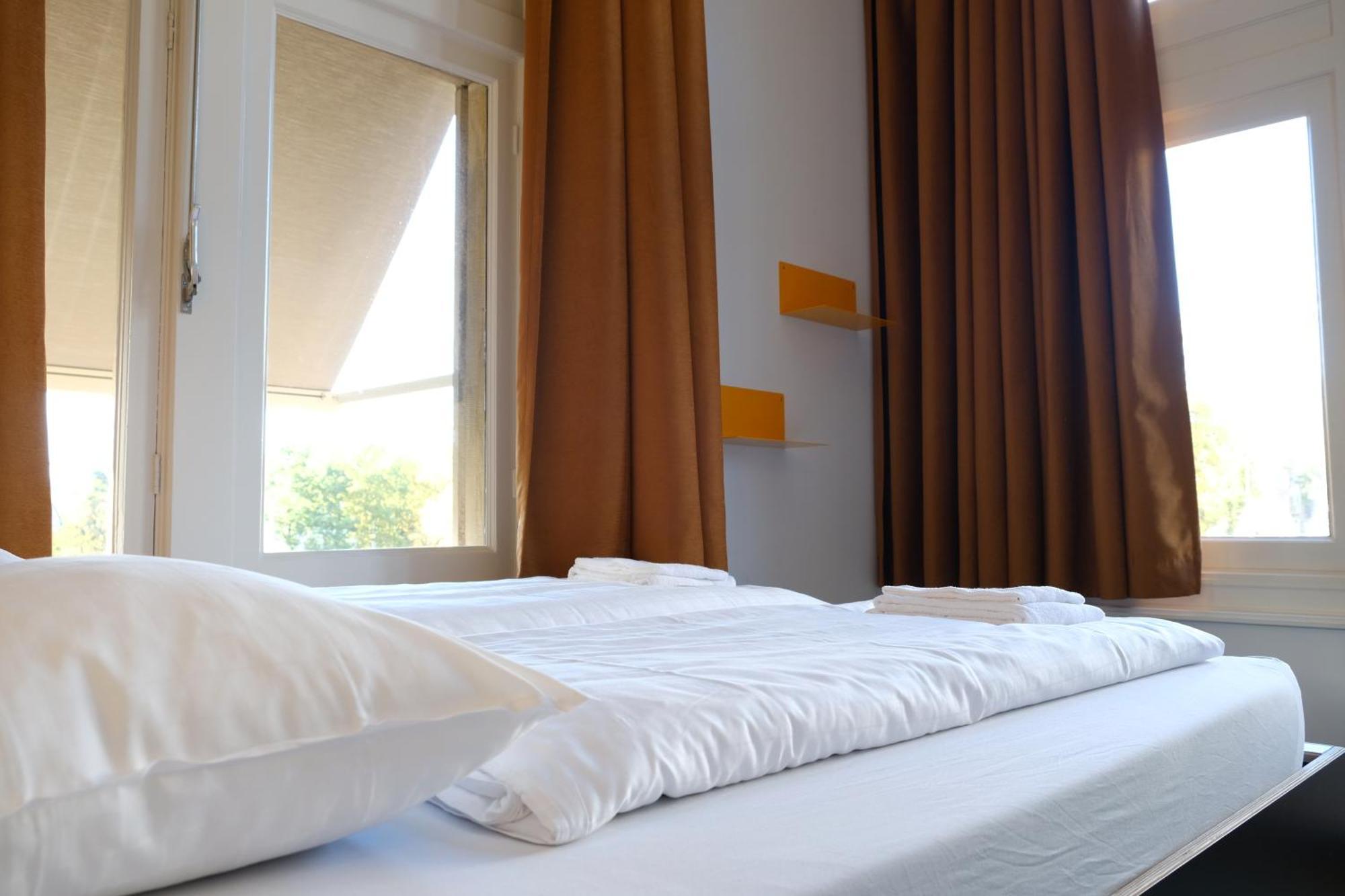 Hostel & Bar De Basis Zwolle  Dış mekan fotoğraf